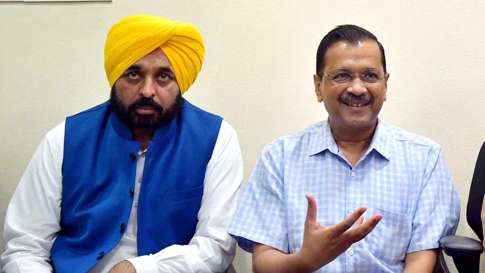 Watch: Delhi CM Arvind Kejriwal And His Wife Meet Bhagwant Mann’s Daughter In Sangrur