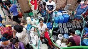 Delhi water crisis: Amid Water Shortage, People Fill Water From Delhi Jal Board