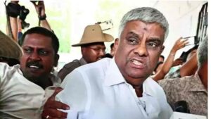 JDS Leader HD Revanna Visits Former PM Deve Gowda Residence After Release From Jail