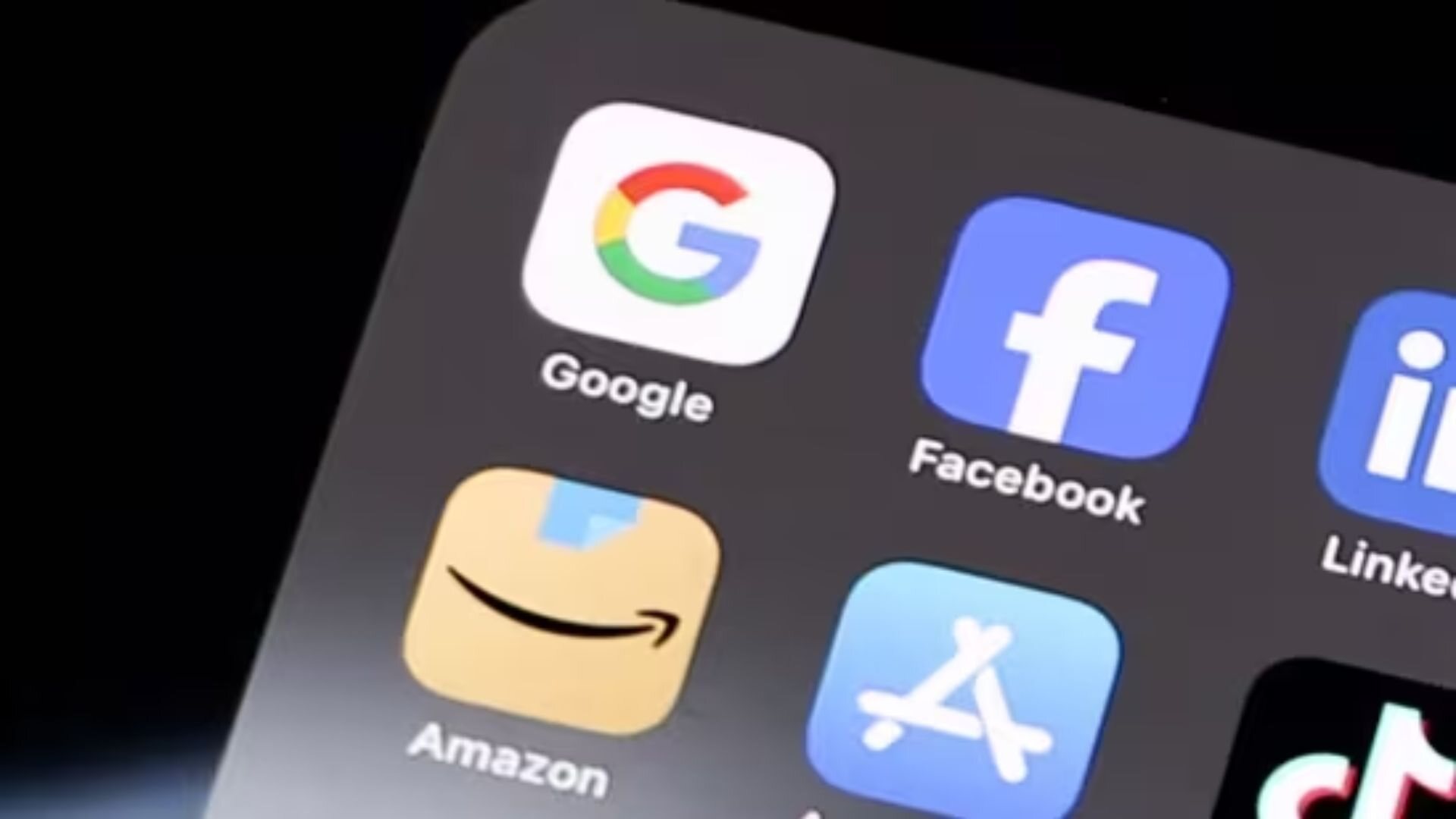 Amazon and Google Halt US Green Card Applications For Immigrants Amid Tech Layoffs