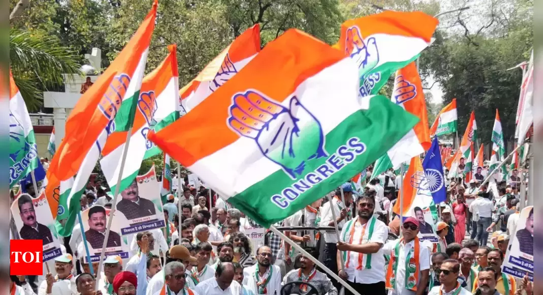 Congress Promises Rs 1 Lakh Aid For Women In Underprivileged Homes