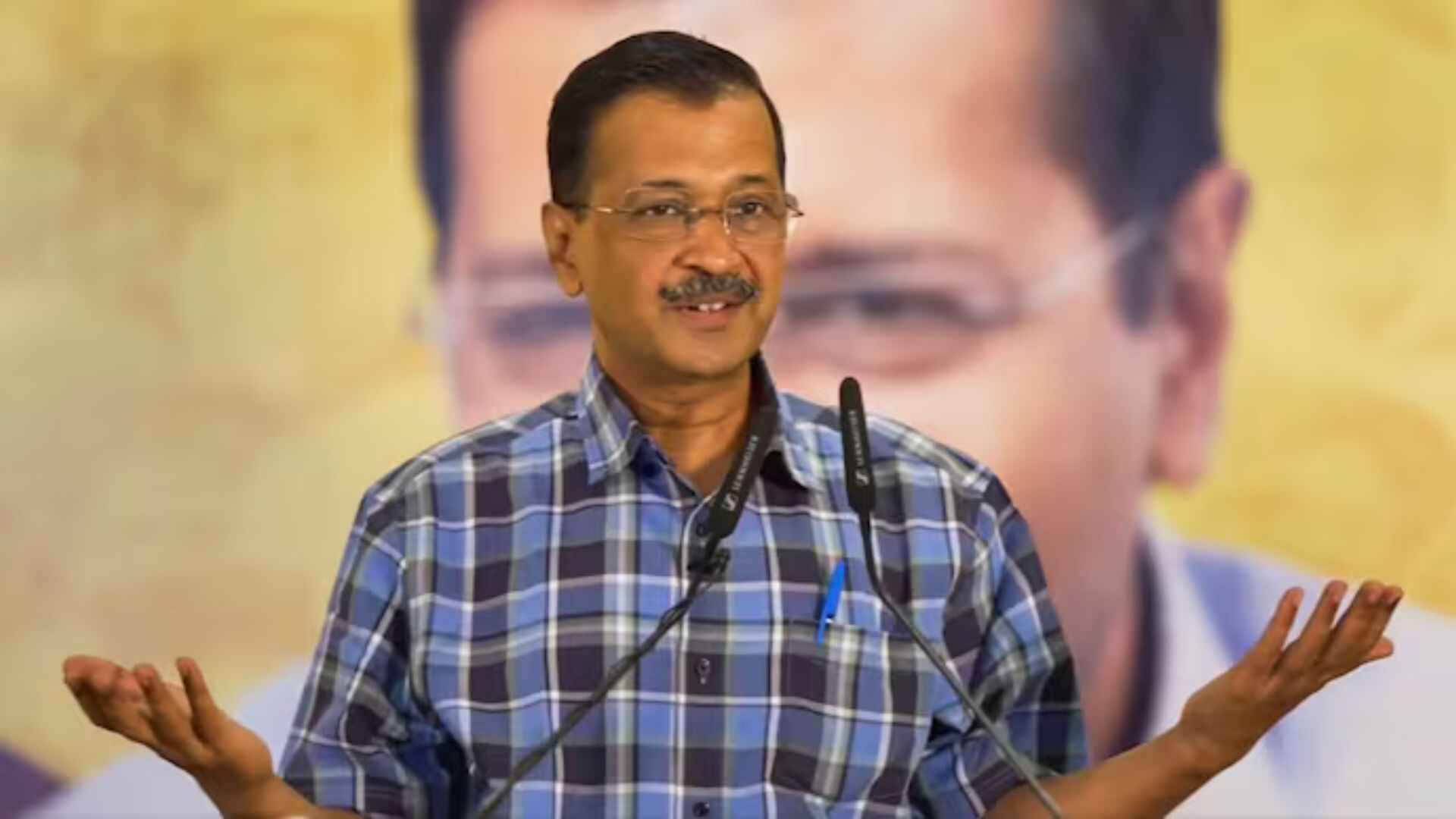 Kejriwal Surrenders Before Tihar Jair