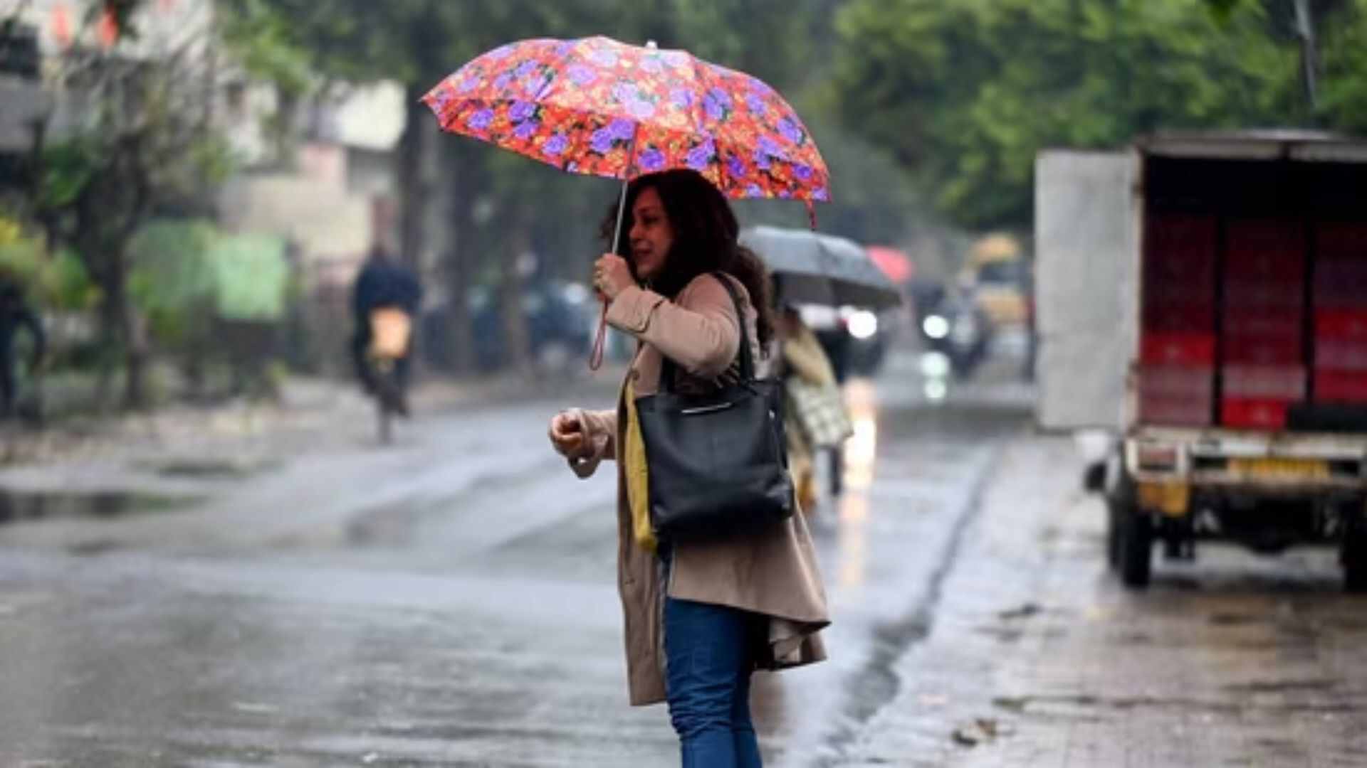 Heatwave: IMD Forecasts Rain & Duststorm In Delhi