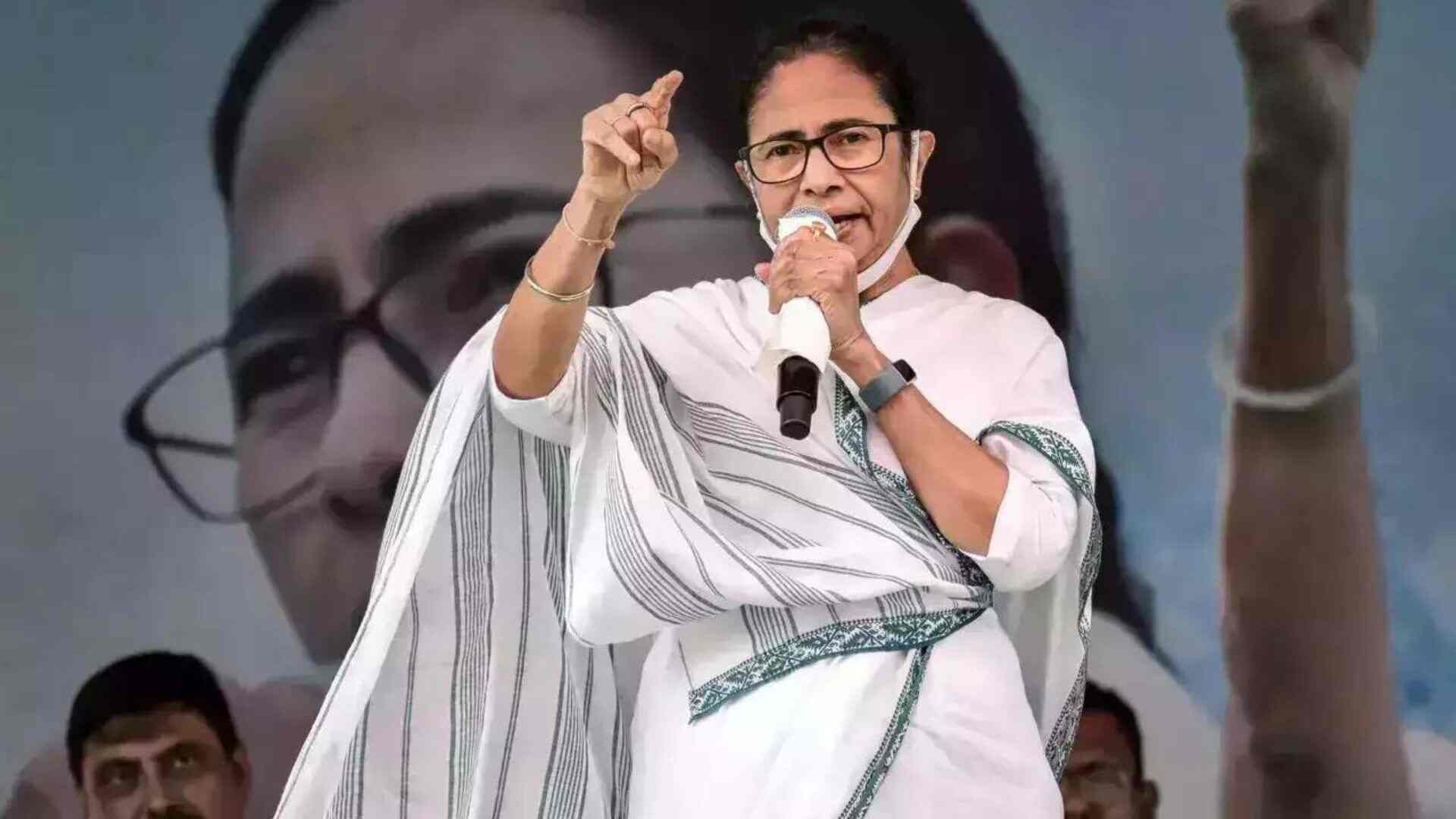 Watch: Mamata Banerjee Slams PM Modi, Says He Should Resign