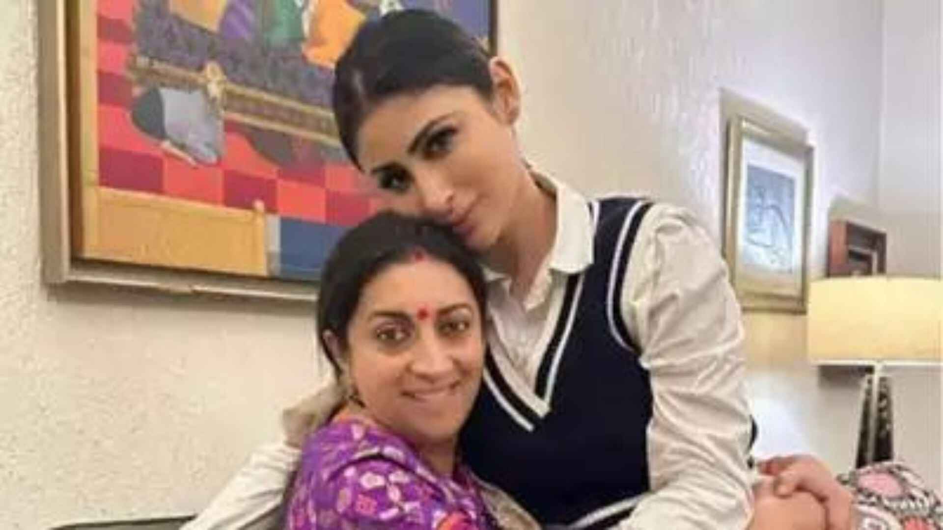 Mouni Roy shows support to Smriti Irani after the latter lost in Amethi