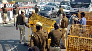 Delhi Police Enforces GRAP Stage IV with Vehicle Checks