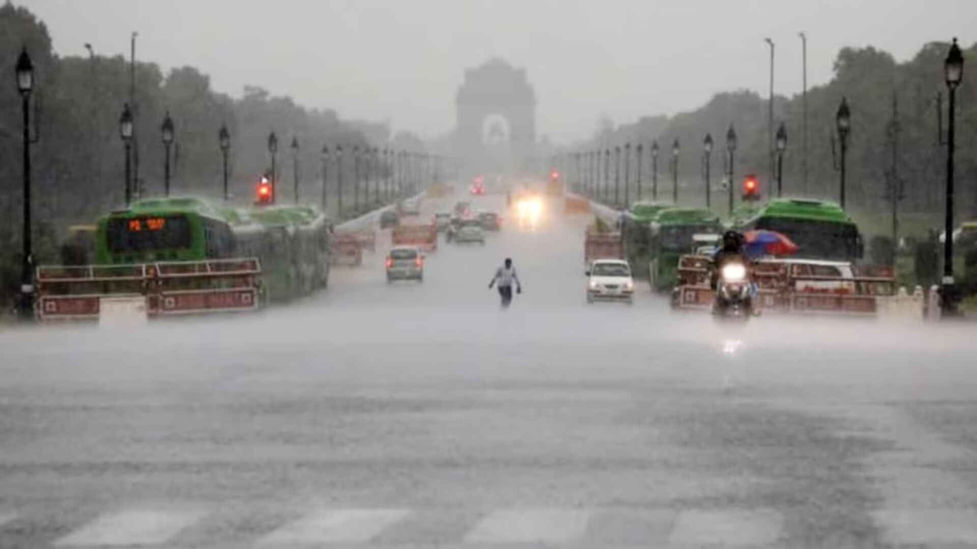 Gearing up for monsoon: Bharadwaj inspects preparations for floods