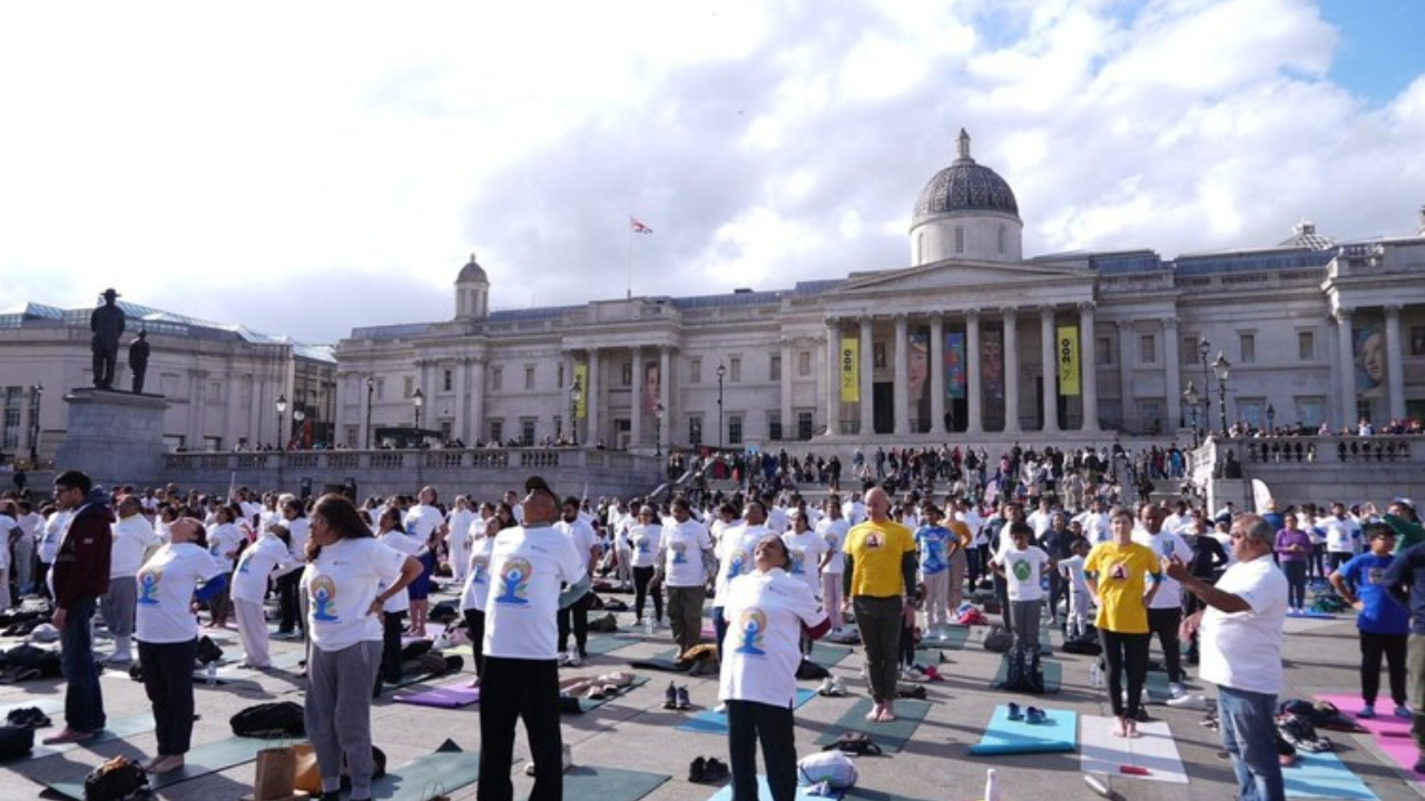 Yoga Takeover London, Over 700 Join In Indian Mission's Yoga Event