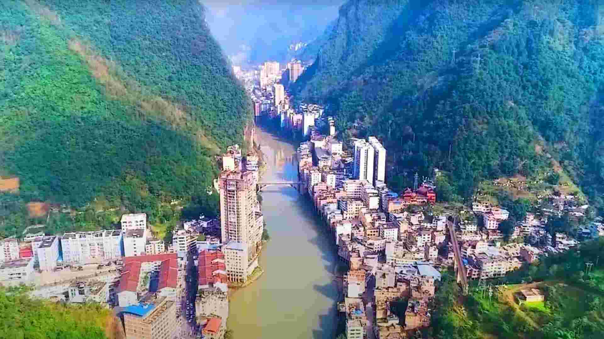 Yanjin County: World’s Narrowest City In China’s Yunnan Province