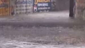 Heavy Rainfall Causes Waterlogging In Surat and Valsad, Gujarat