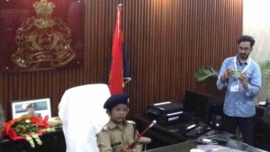 9-Year Old With Brain Tumor Becomes IPS Officer For A Day | Viral