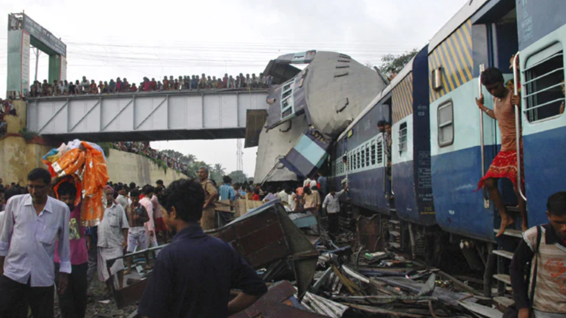 Railway Minister Ashwini Vaishnaw Ensures Fast Response to NFR Accident