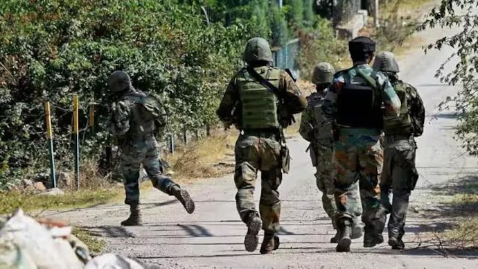 Security forces uncover and destroy explosives in Pulwama plum orchards