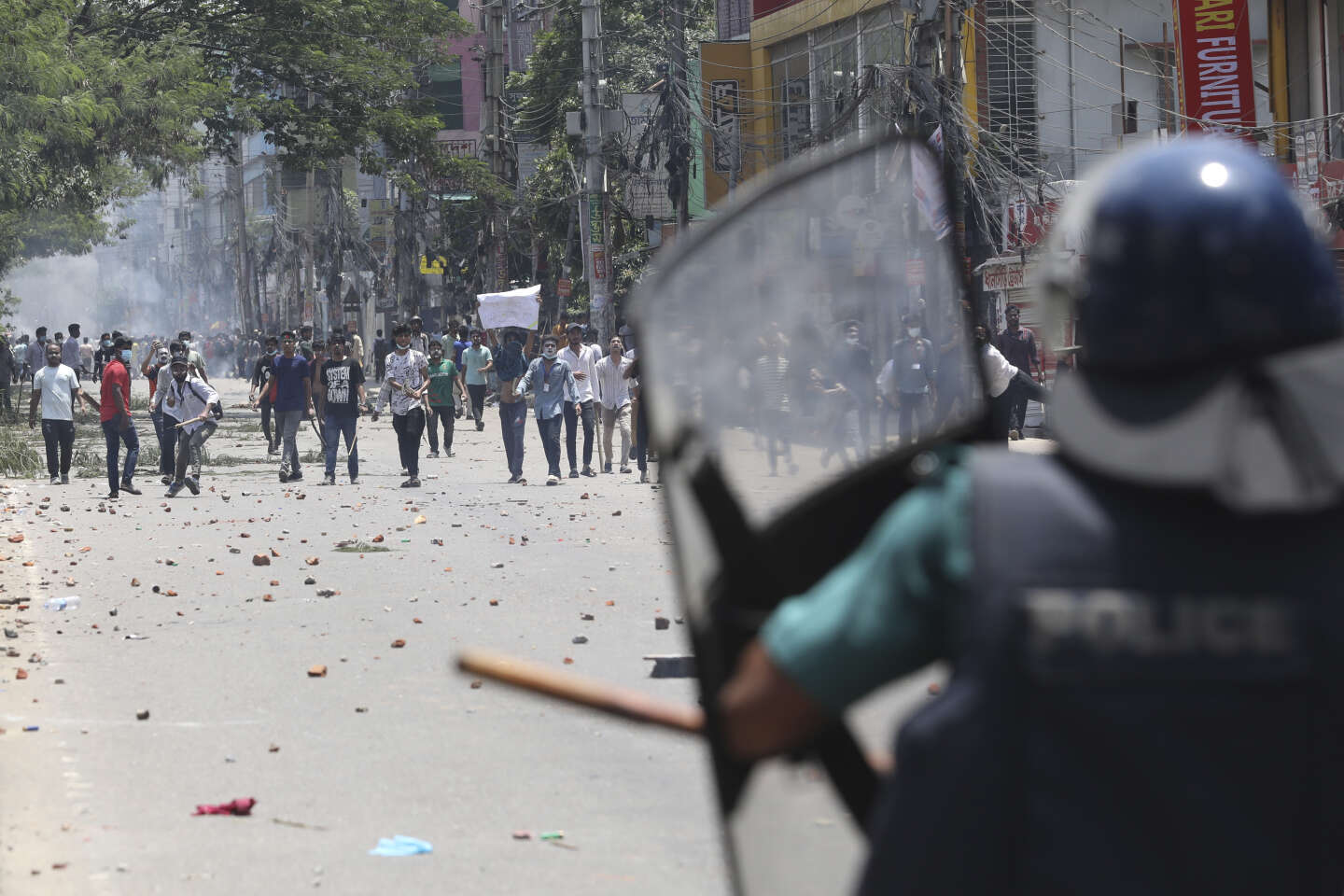 Bangladesh: After Supreme Court Abolishes Quota, Protestors Demand Internet Restoration or Threaten to Return to the Streets