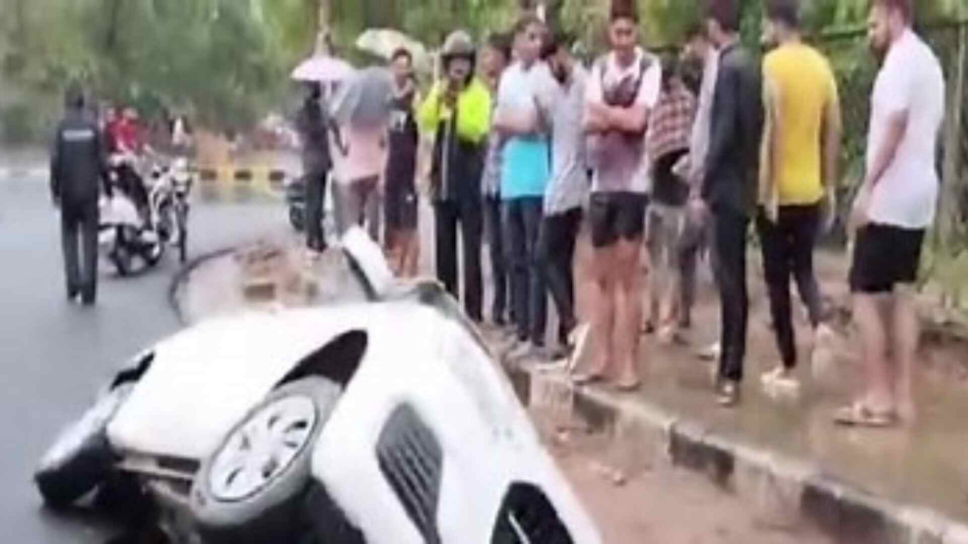 Gujarat: Car Plunges Into Massive Crater After Road Caves In Due To Heavy Rain