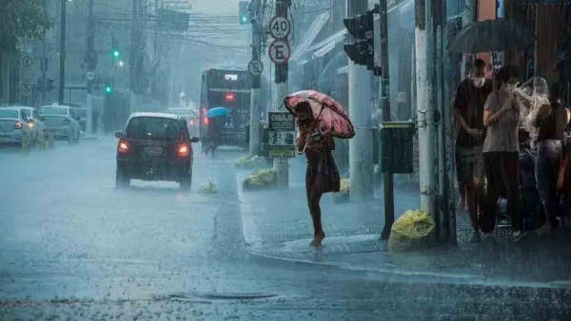 Heavy Rains Bring Relief from Scorching Heat In Delhi