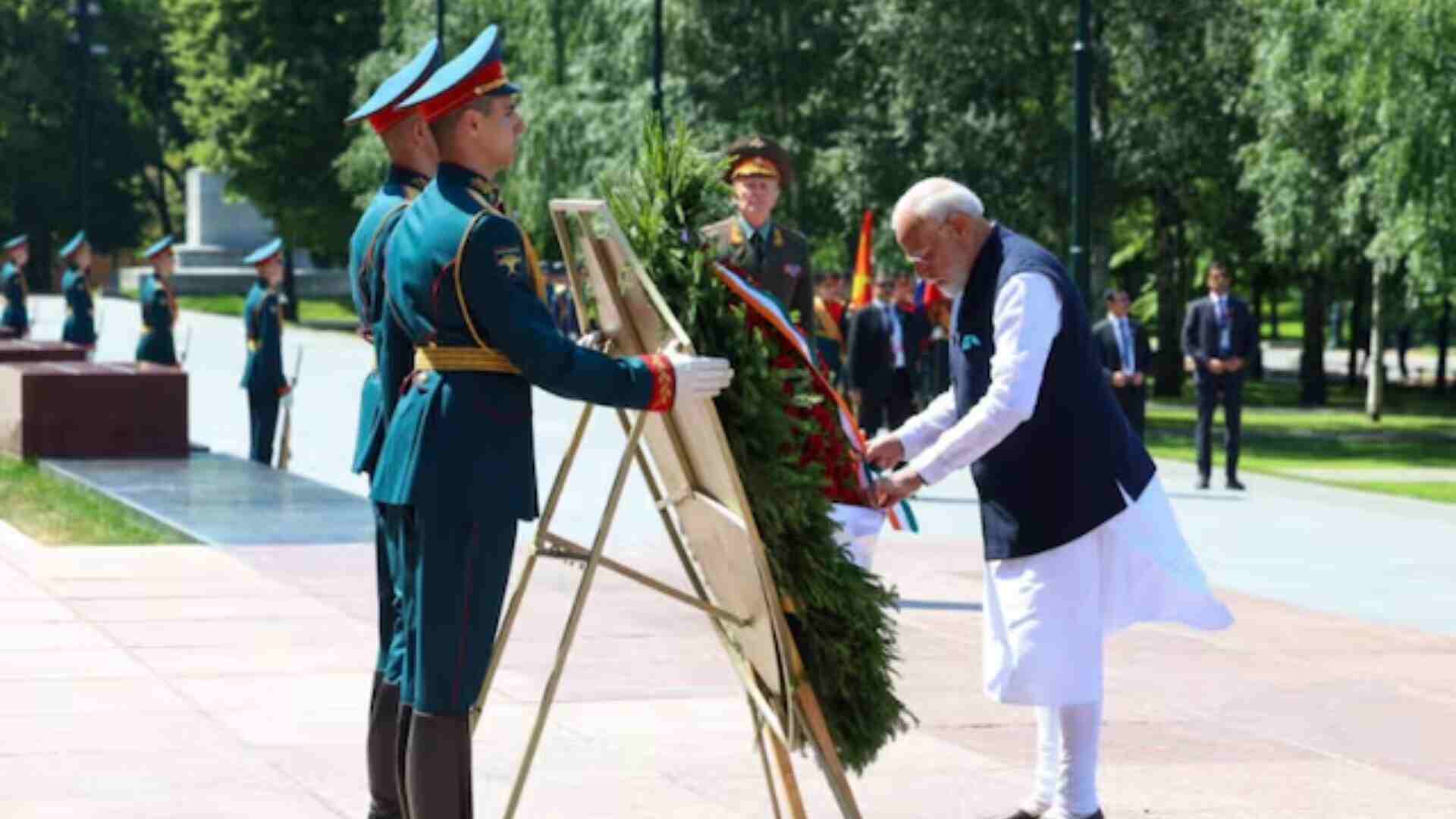 PM Modi Lays Wreath At Tomb Of Unknown Soldier In Moscow