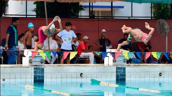 Anushka Sharma Breaks State Record, Wins 200m Breaststroke Gold