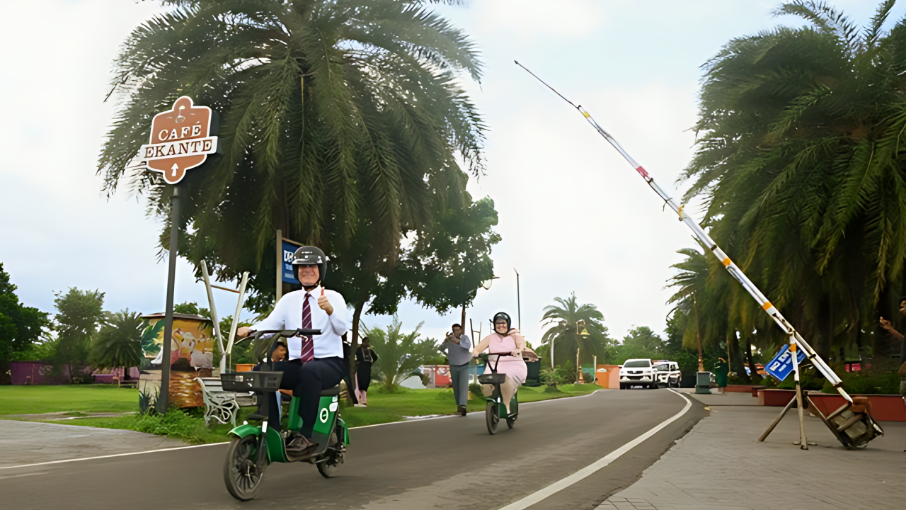 US Ambassador Takes E-Scooter Ride In Kolkata