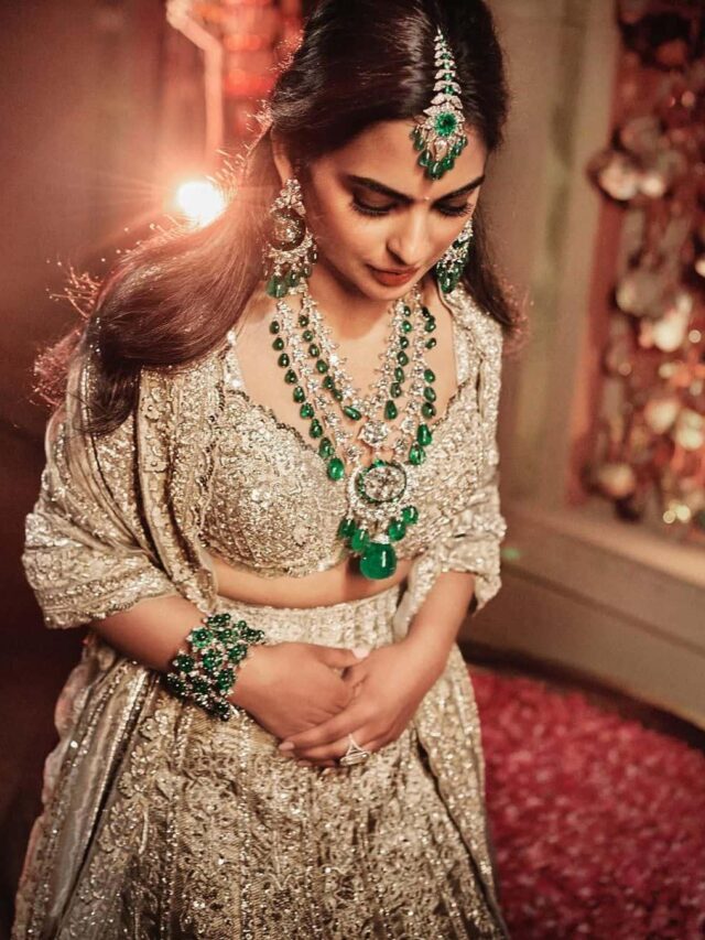 ISHA AMBANI IN SABYASACHI LEHANGA IS A SIGHT