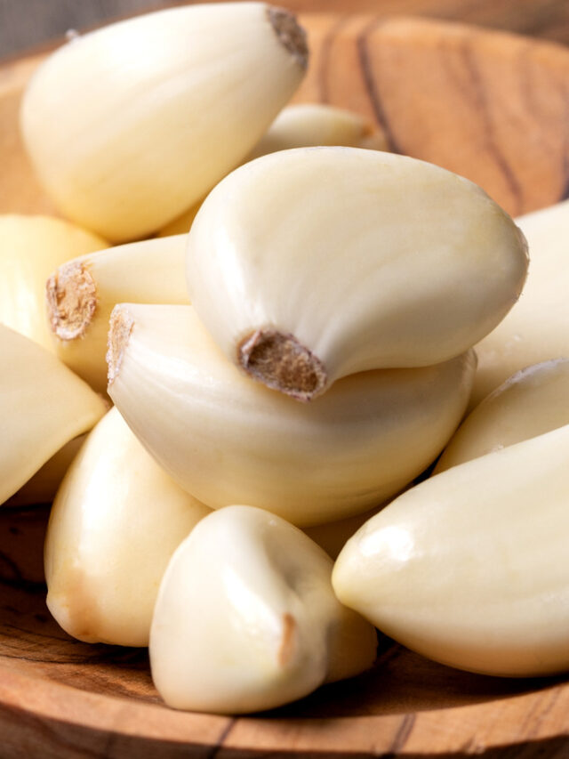 DISCOVER THE HEALTH BENEFITS OF EATING GARLIC DAILY