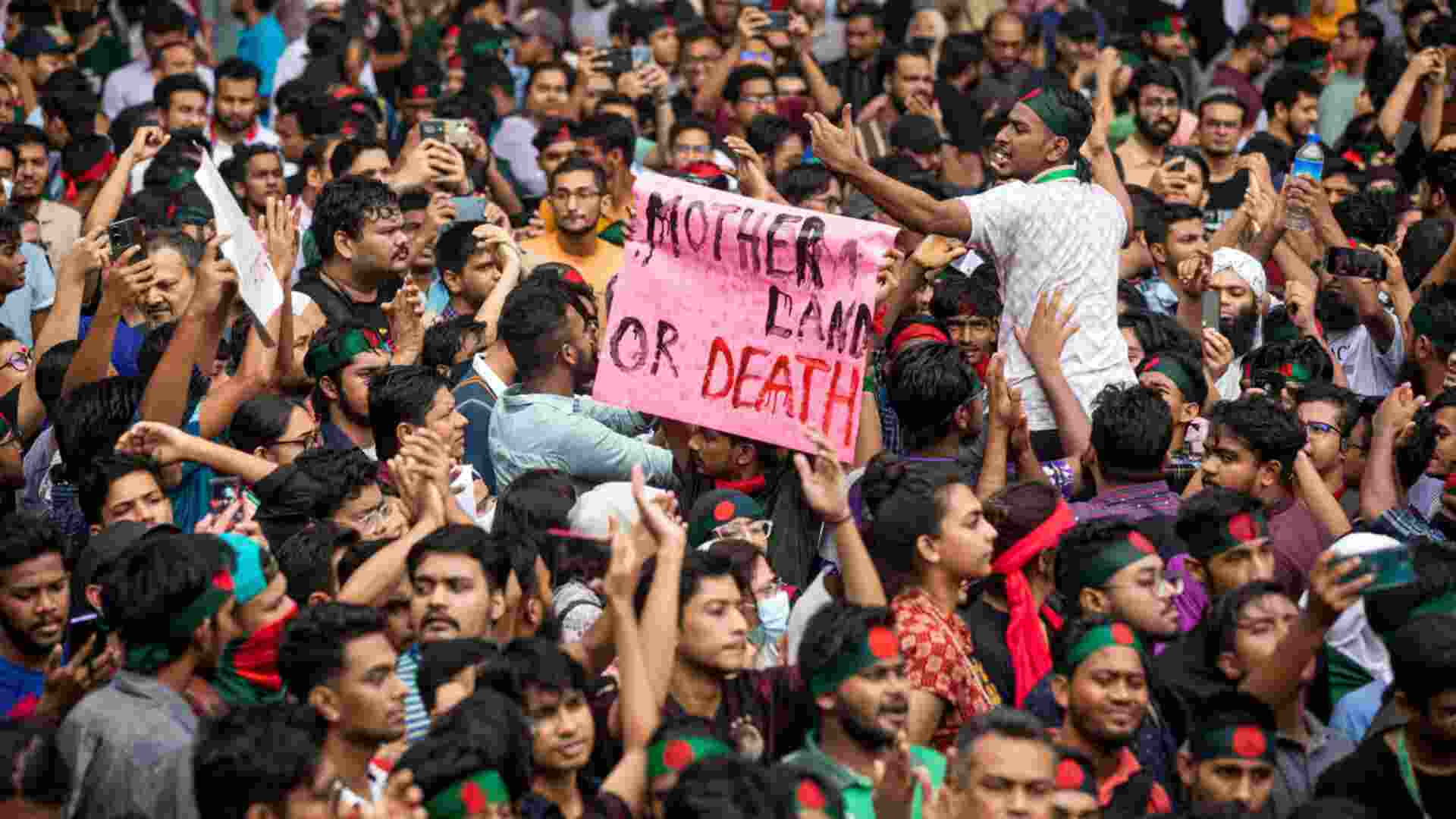 Bangladesh: Tension Mounts As Government And Protesters Rally