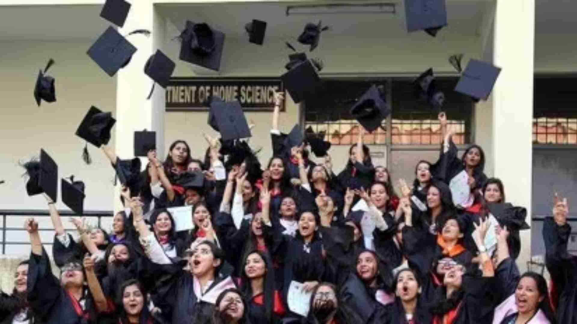 Institutes To Adopt Indian Dress Code For Convocations