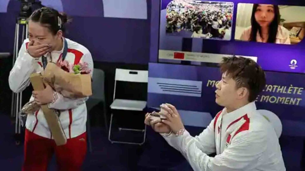 Liu Yuchen Proposes To Huang Yaqiong