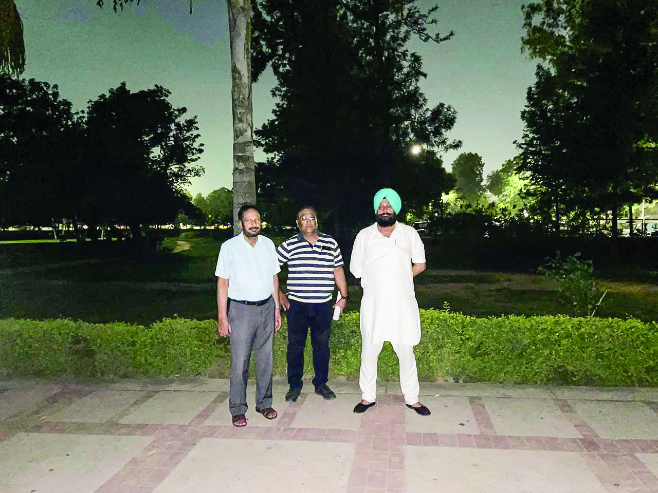 Shivalik Garden Residents Upset Over Darkness And Water Issues