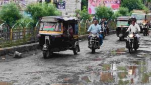 This Street In MP Is Known As ‘Dancing Road’ | Here’s Why