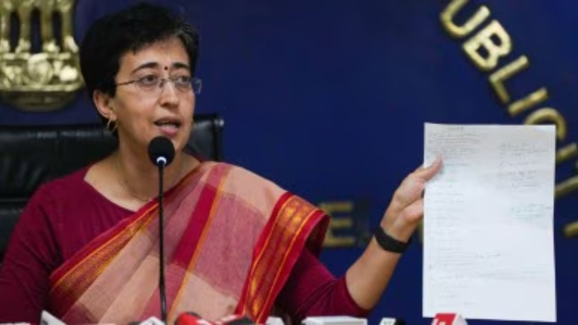 Atishi Issues Show Cause Notices Over Independence Day Advertisement Without CM’s Photo