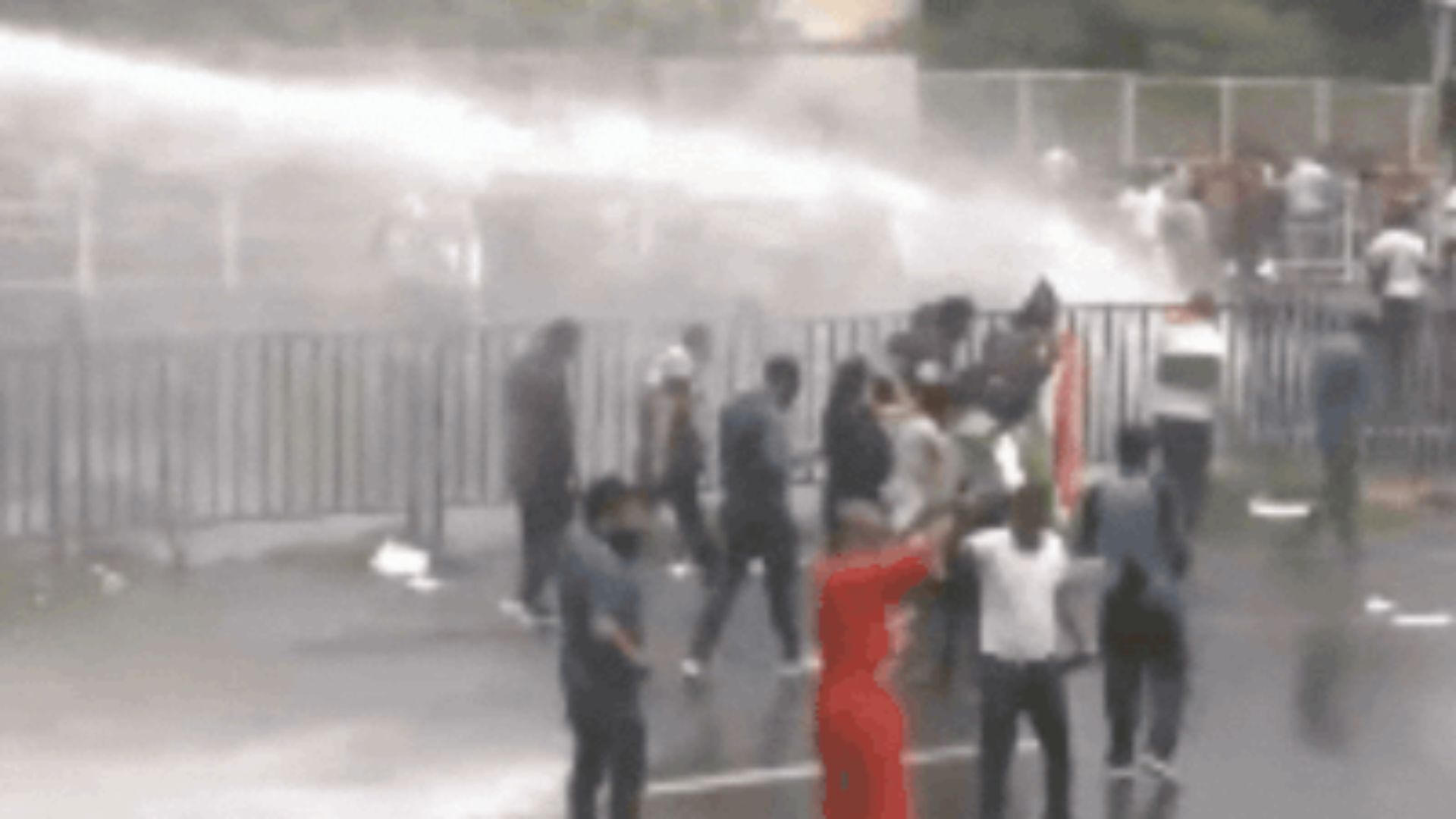 Police Uses Lathicharge, Water Cannons, and Tear Gas on 'Nabanna March' Protesters