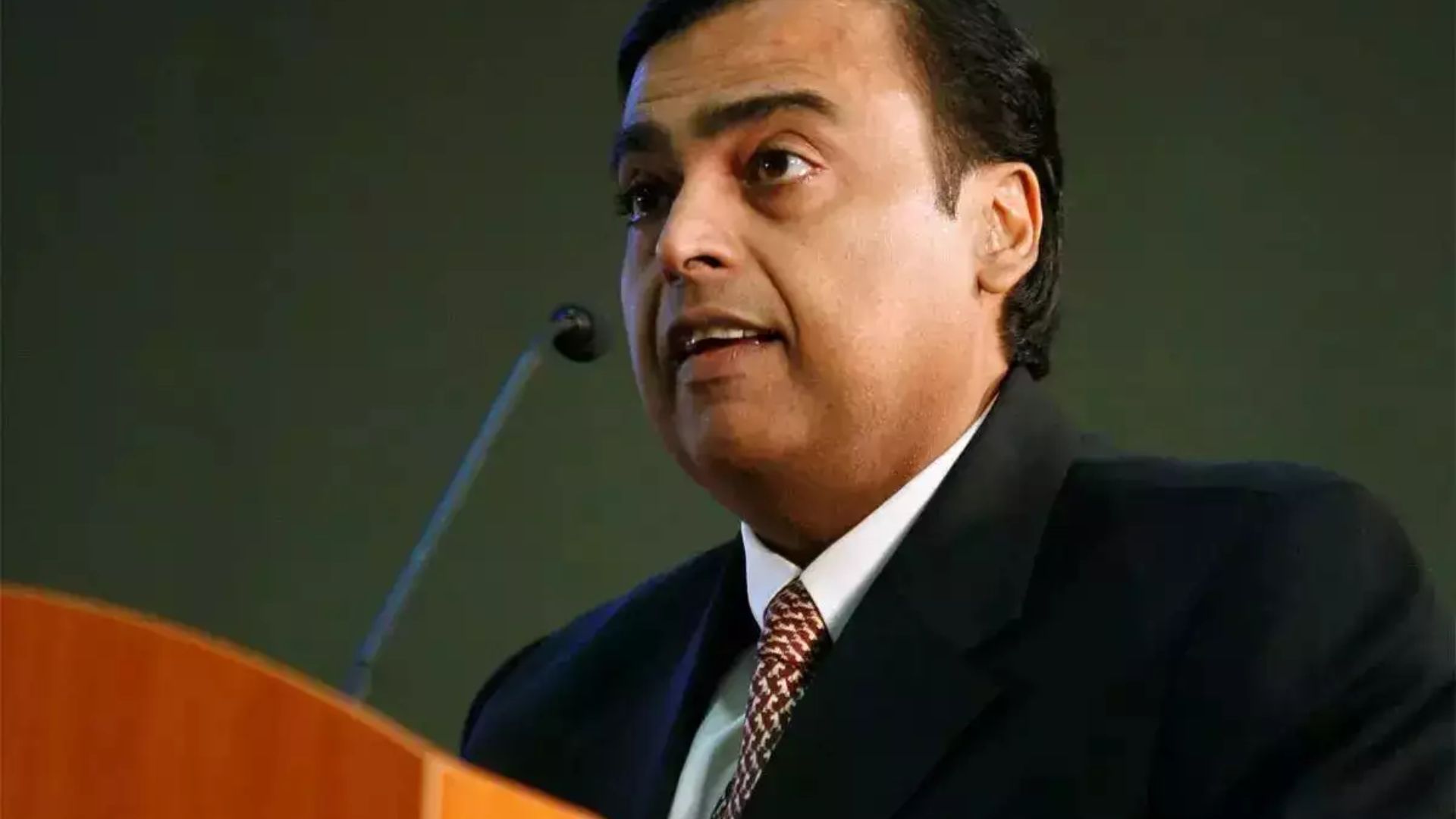 Mukesh Ambani Addresses Dip in Direct Employment Numbers at RIL AGM; Stock Rises 3%