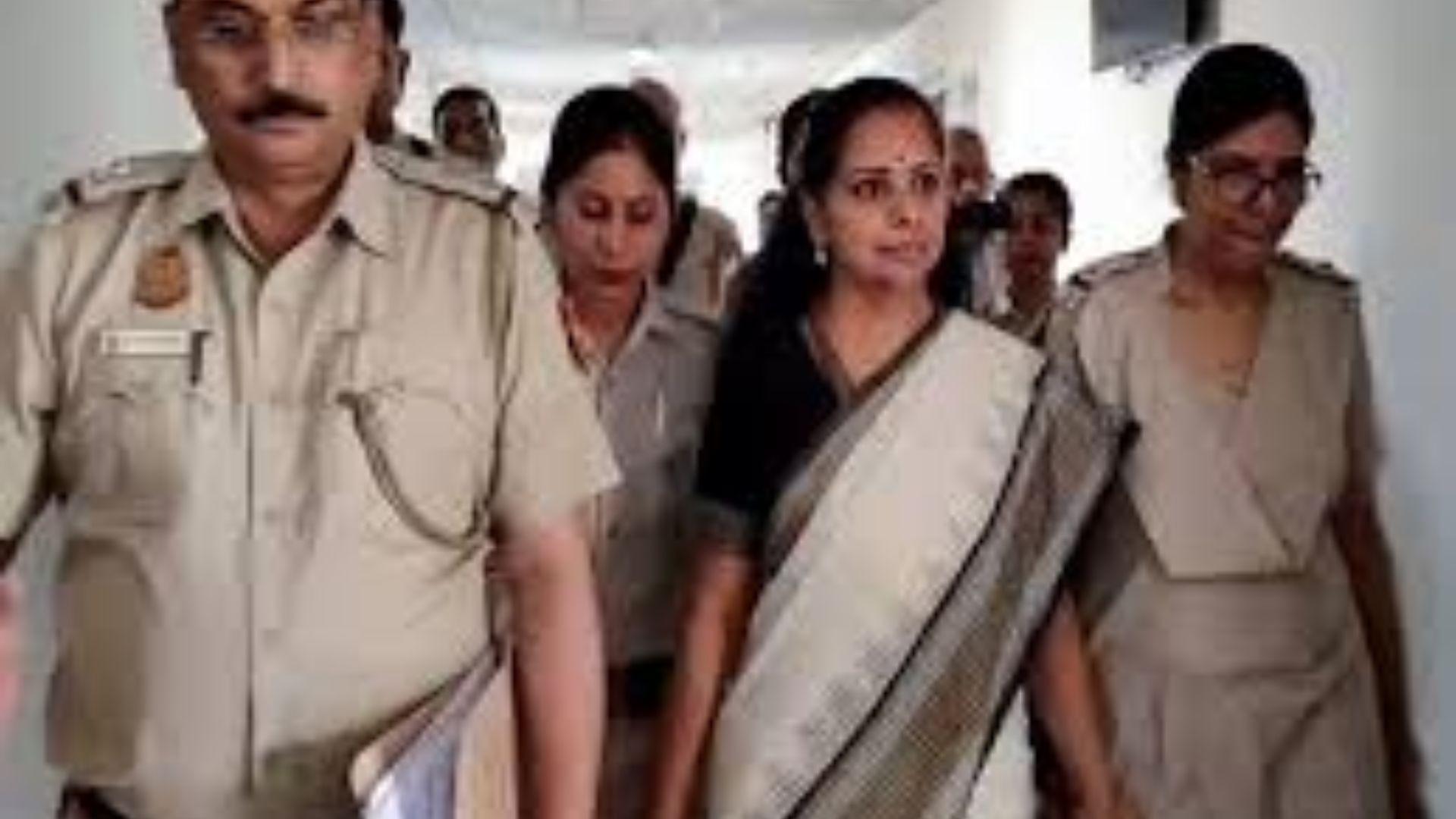 SC Issues Notices to CBI, ED on Kavitha Bail