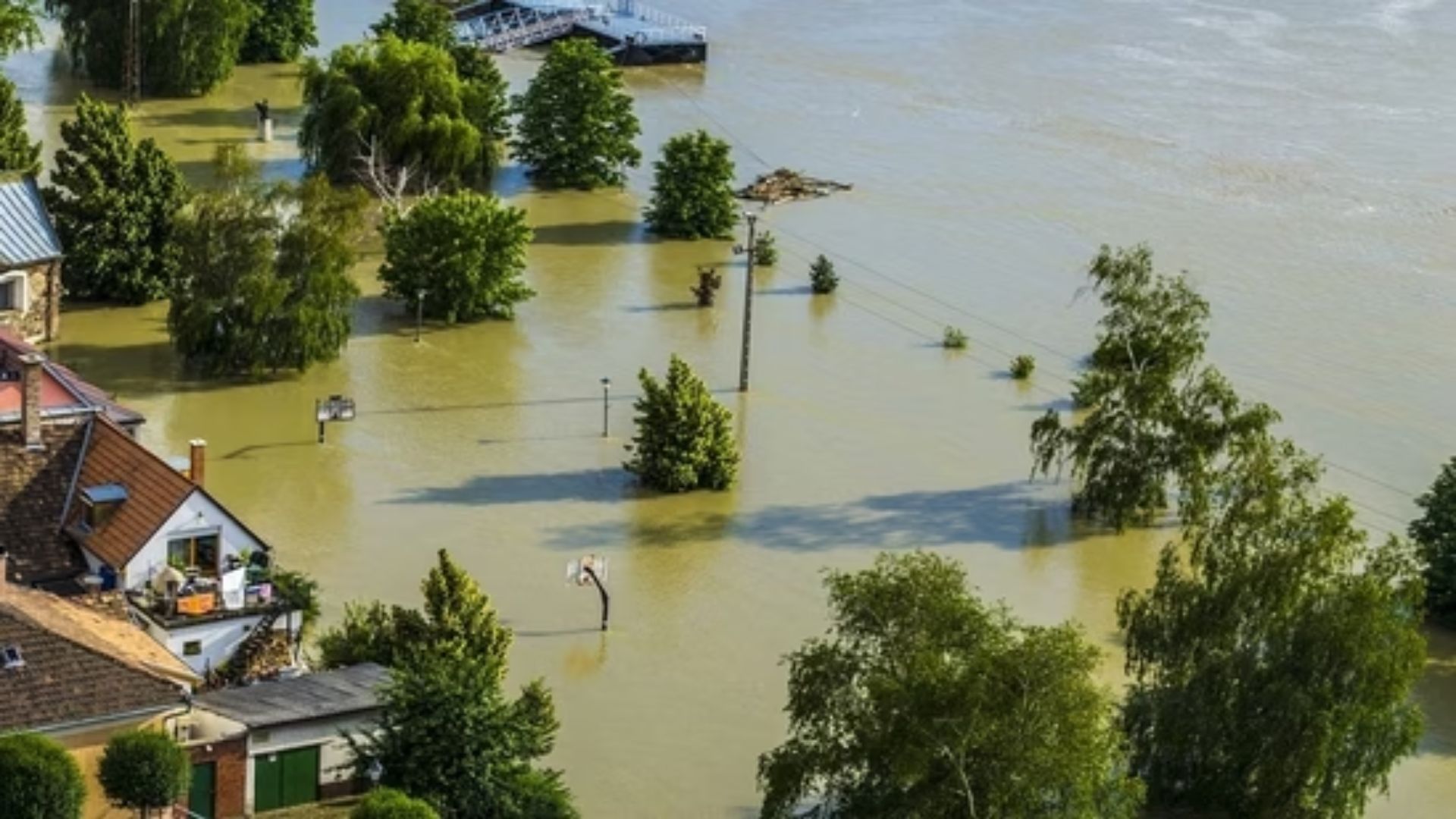 Storm Debby Update: Fort Myers Beach Flooded as Storm Nears Florida Landfall