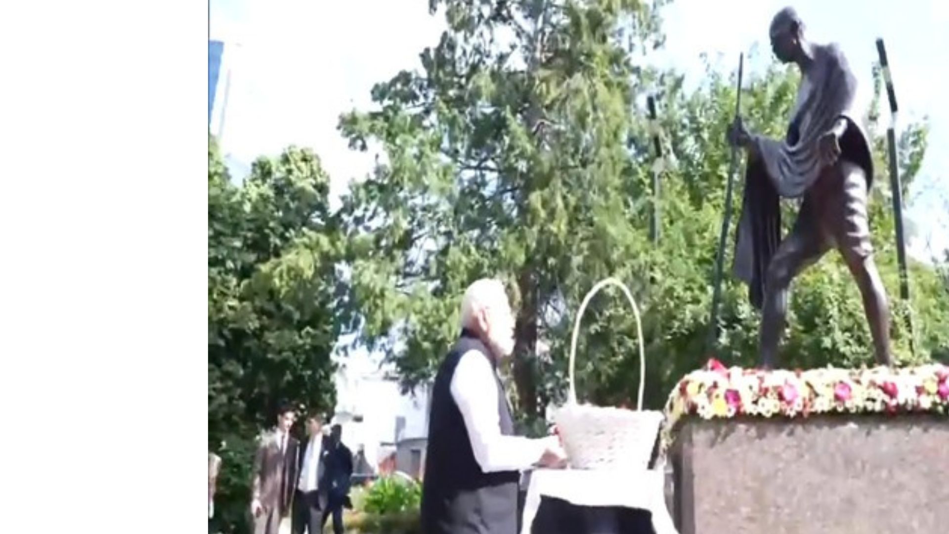 PM Modi Pays Floral Tributes to Mahatma Gandhi Statue During Ukraine Visit