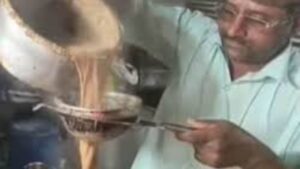 Tea Seller from Maharashtra Rakes in Lakhs Monthly with Innovative Approach