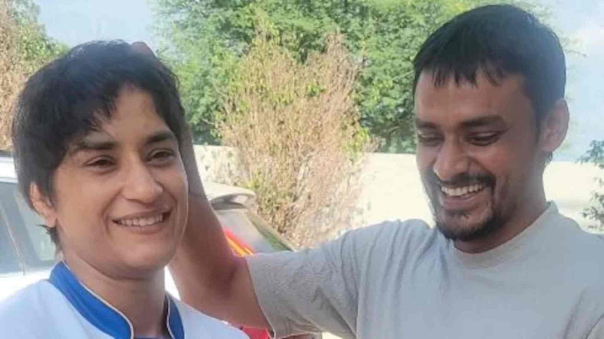 'Last Year It Was Rs 500': Vinesh Phogat's Raksha Bandhan Banter with Brother Goes Viral - Watch