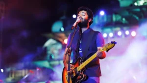 Viral Video: Arijit Singh Tells Fan ‘This Is My Temple’ After Removing Food From Stage