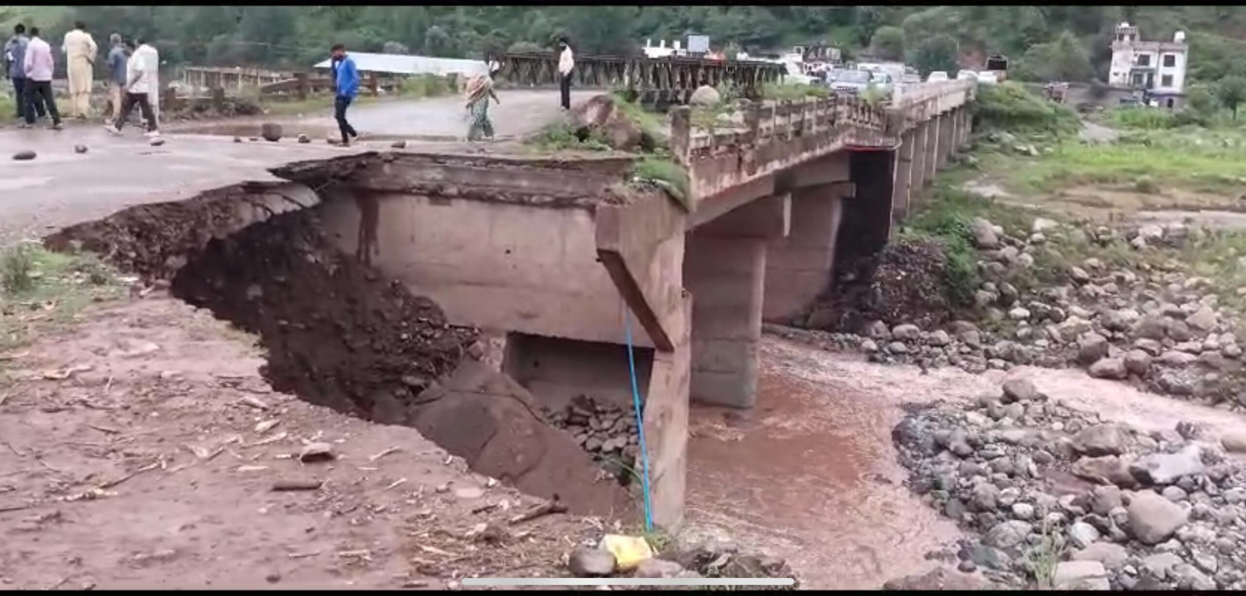 Drungali Bridge Washed Away by Heavy Rains, Disrupting Buddha Amarnath Pilgrimage