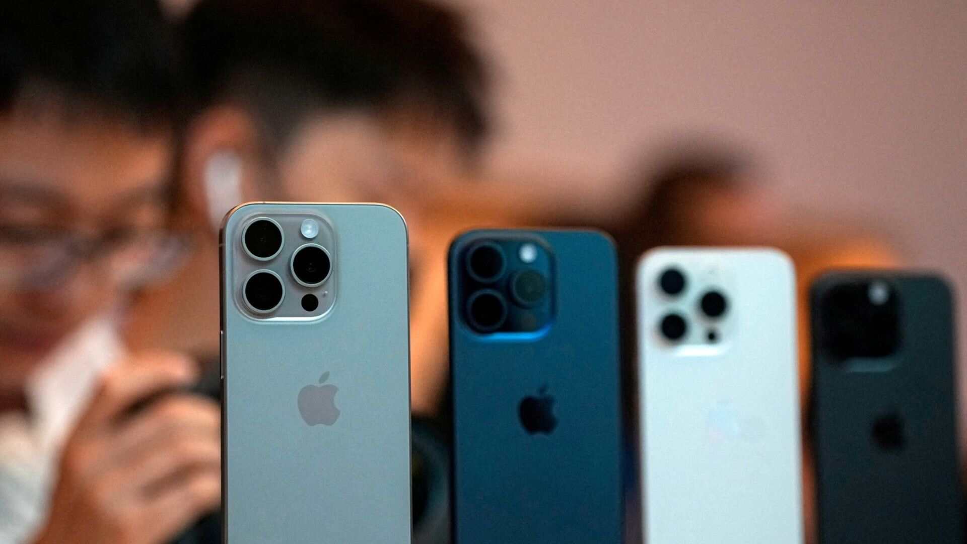 Delhi Lawyer’s Thread Reveals Amazon Delivery Nightmare: ‘Worst Experience’ With iPhone 15 Order