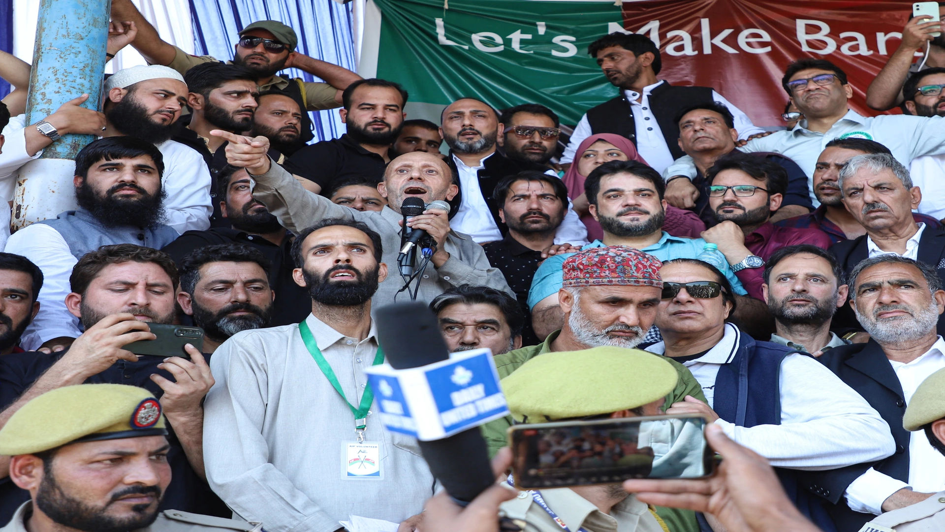 Baramulla MP Er Rashid Holds Rally in Kupwara, Announces Legal Action Against Sajad Gani Lone