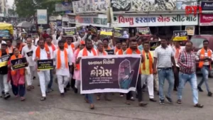 WATCH| Vadodara BJP Workers Protest on Streets Against Rahul Gandhi’s Reservation Remark In Georgetown University