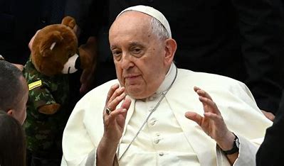 Pope Francis Criticizes Both U.S. Presidential Candidates On Abortion And Migration, Urges Voting For 