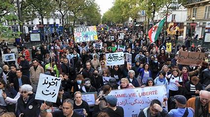 Hundreds Rally In Paris For Iranian Women’s Rights And Freedom