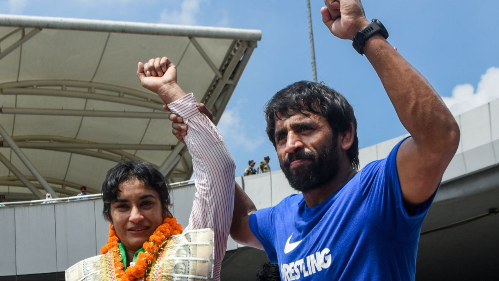 Amid Speculation of Contesting Haryana Elections for Congress, Vinesh Phogat and Bajrang Punia Meet Rahul Gandhi