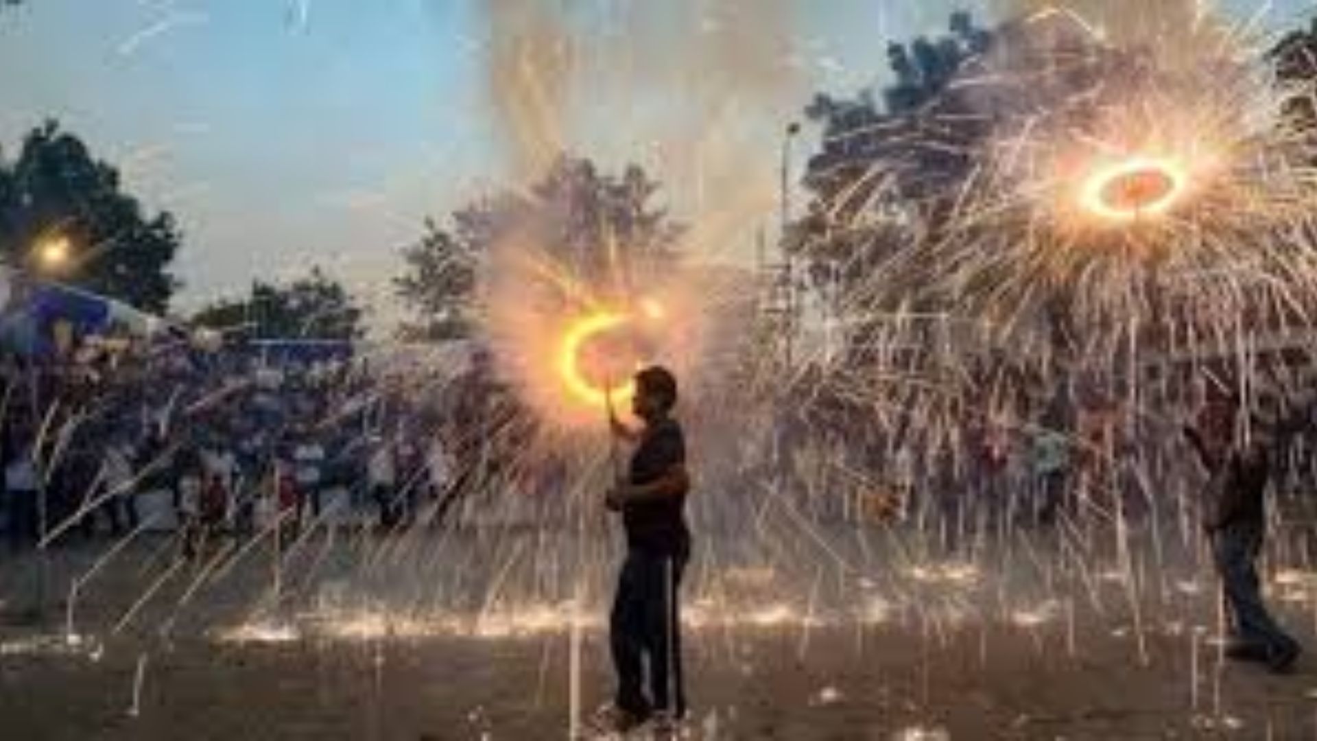 Delhi Government Imposes Total Ban on Firecrackers Ahead of Upcoming Festival Season to Curb Pollution