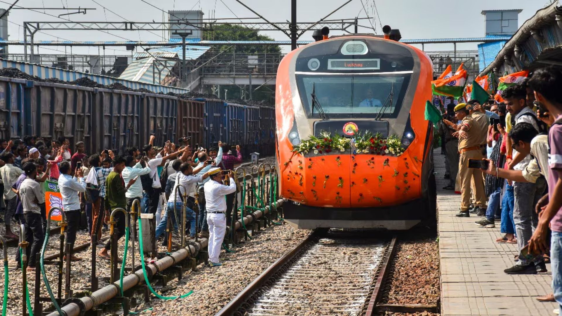 PM Narendra Modi Launches Six New Vande Bharat Trains in Jharkhand