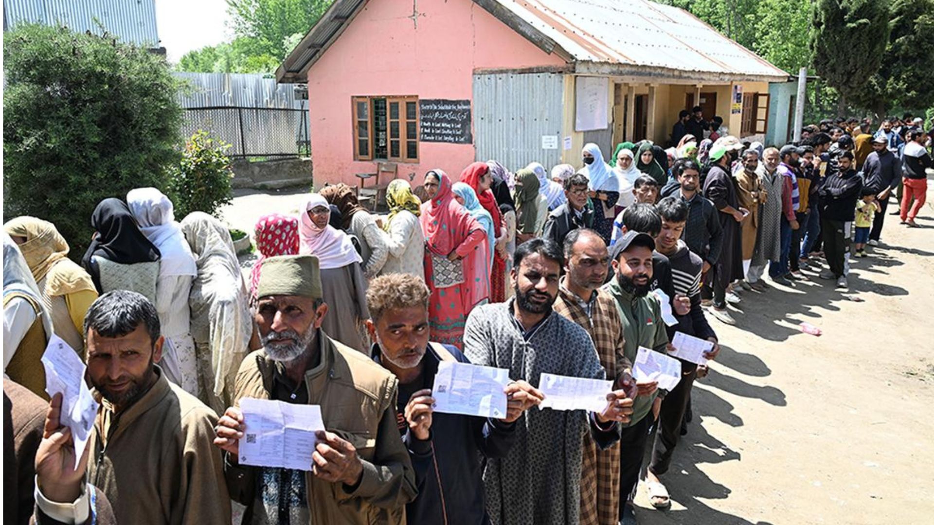 J-K Polls: Kishtwar Records Highest Voter Turnout at 70.3% Till 3 PM; Pulwama Lowest at 36.9%