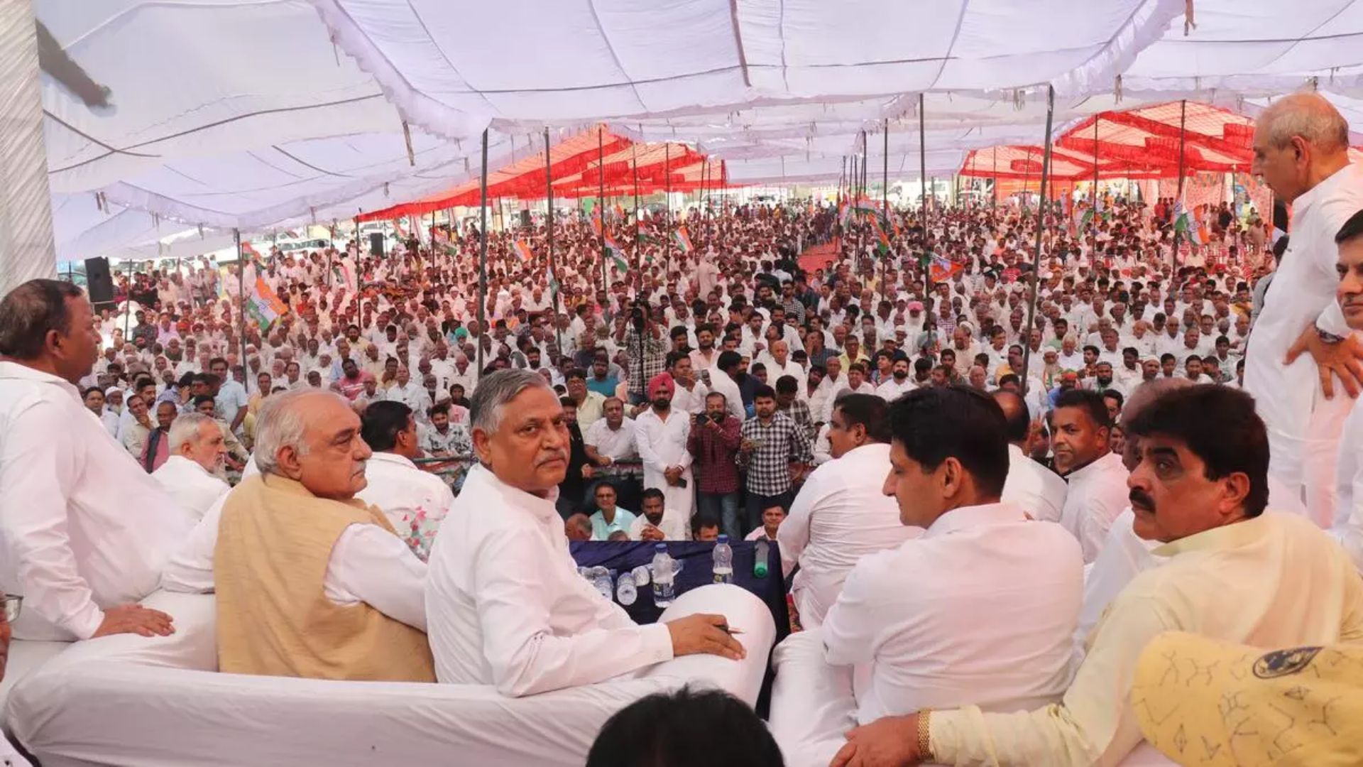 Hooda, Maken stamp on Congress tickets for Haryana